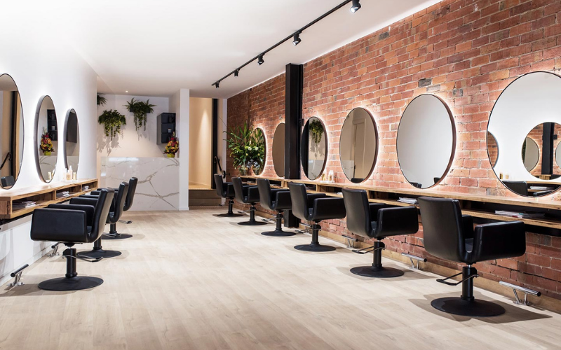 Kuaför Salonlarında Kullanılan Profesyonel Işıklandırma Sistemleri